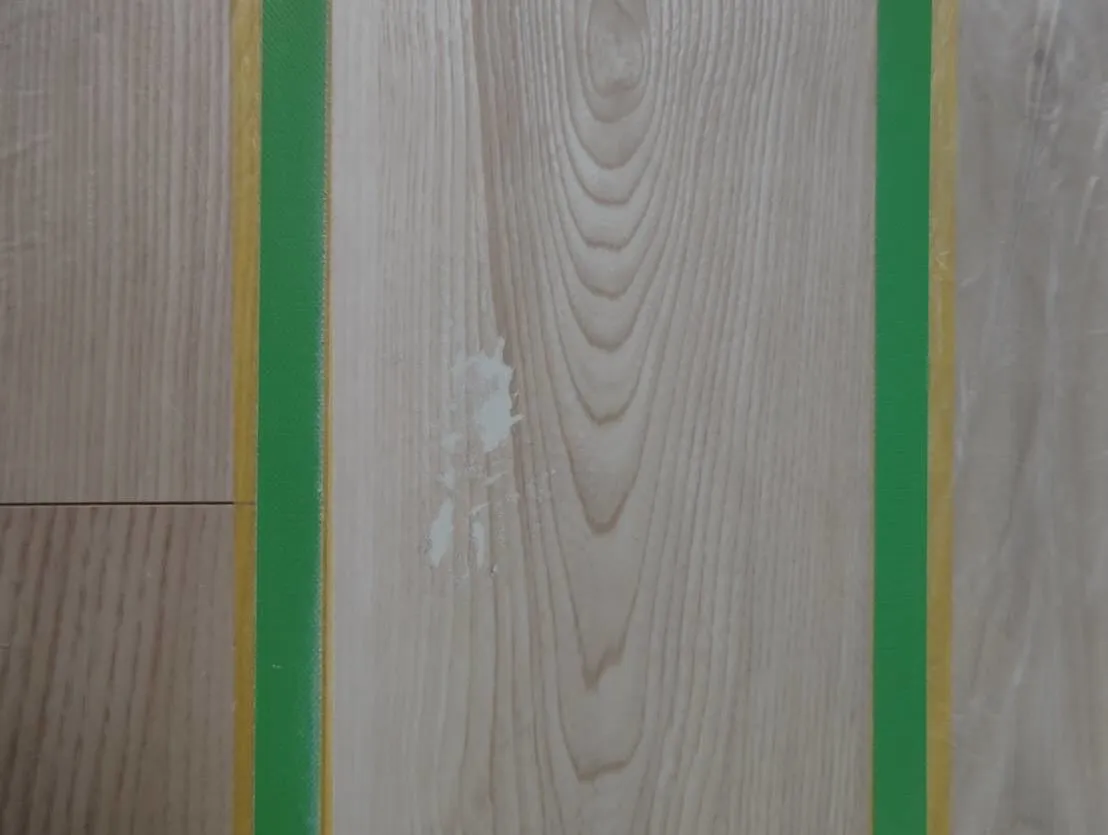 🏠🔨 みなさん、フローリングの傷にお困りではありませんか？そ...