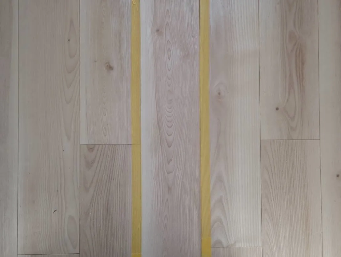 🏠🔨 みなさん、フローリングの傷にお困りではありませんか？そ...