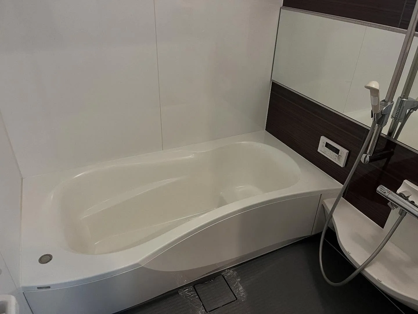 こんにちは🌟今回は、お風呂🛁の簡単なお掃除方法を紹介したいと...
