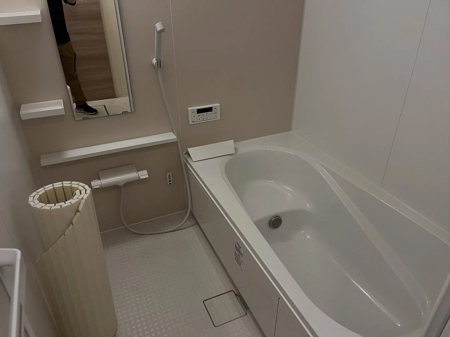 こんにちは🌟今回は、お風呂🛁の簡単なお掃除方法を紹介したいと...